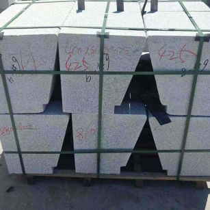 铜陵 芝麻白异形坐凳，石凳