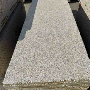 铜陵 黄金麻花岗岩荔枝面毛板，半成品