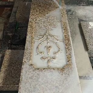 铜陵 黄金麻花岗岩异形加工雕刻栏杆大柱