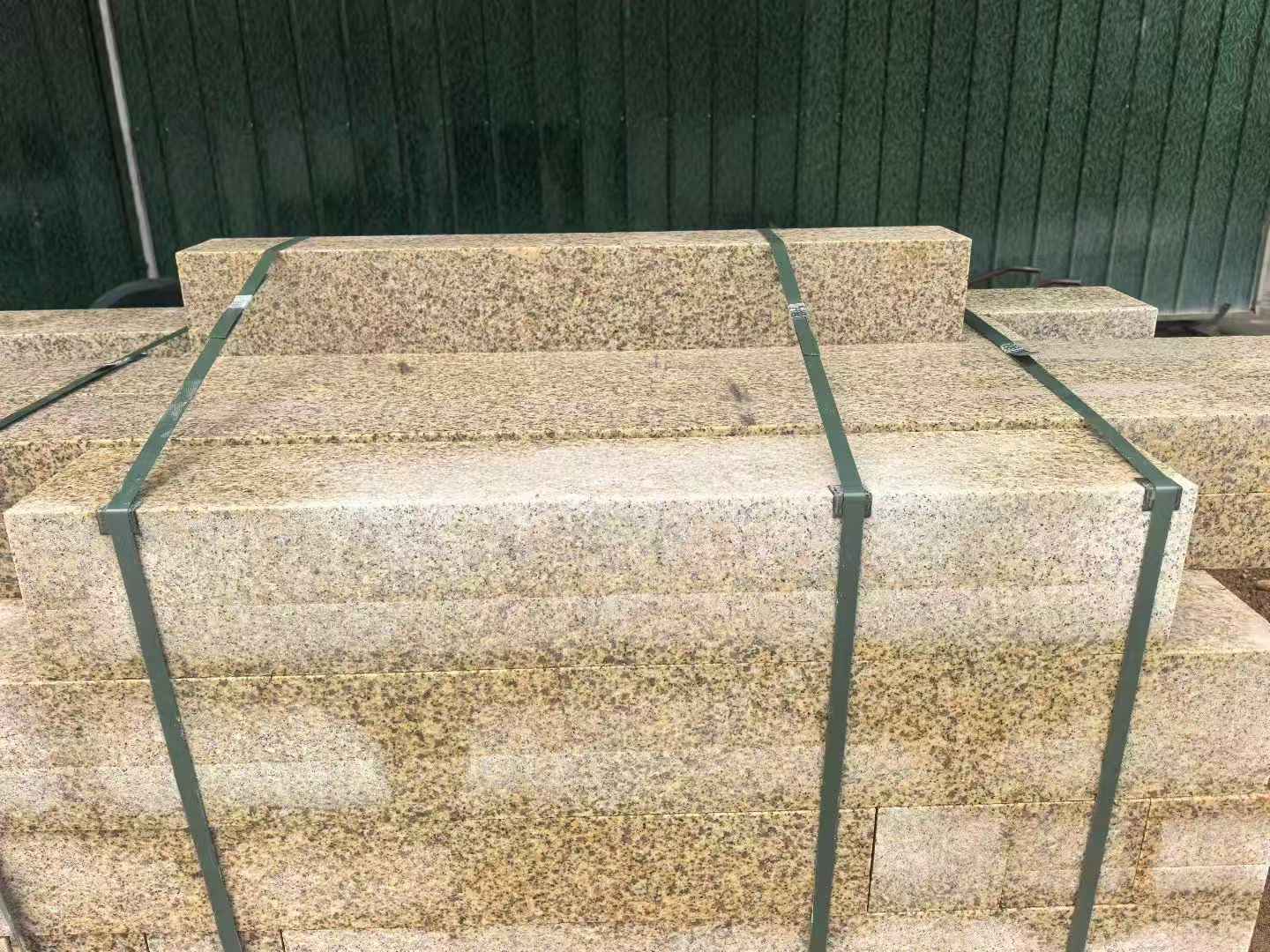 铜陵 黄金麻花岗岩石材机切面栏杆料半成品