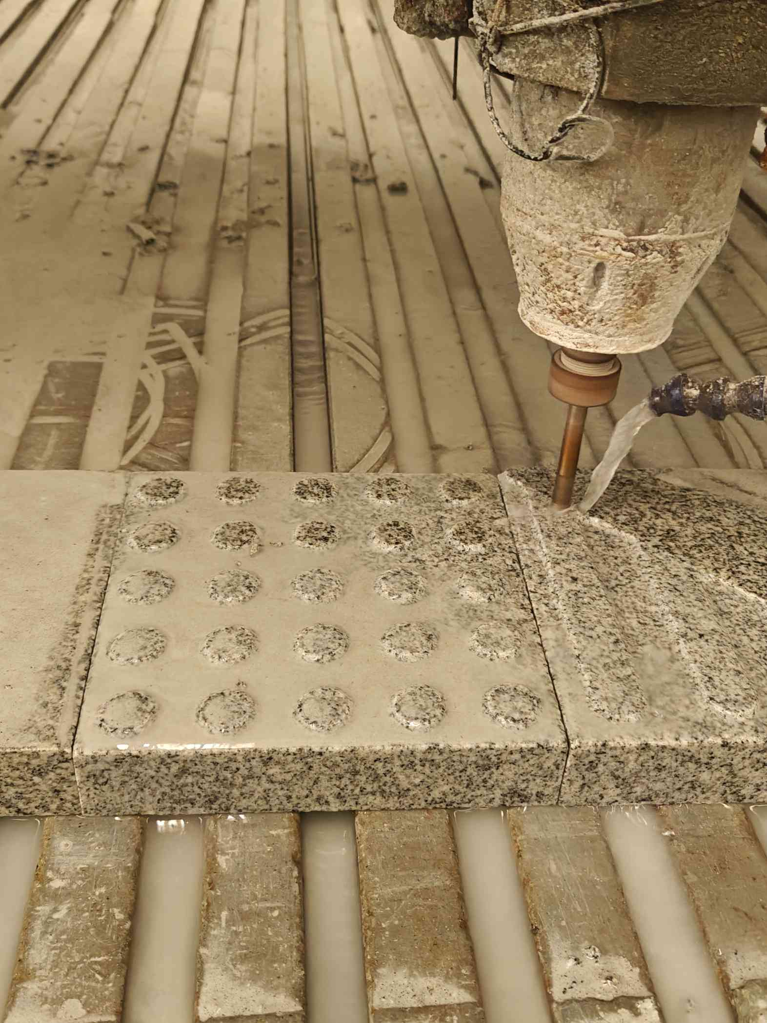 铜陵 芝麻白花岗岩石材盲人石、盲道石、盲点石