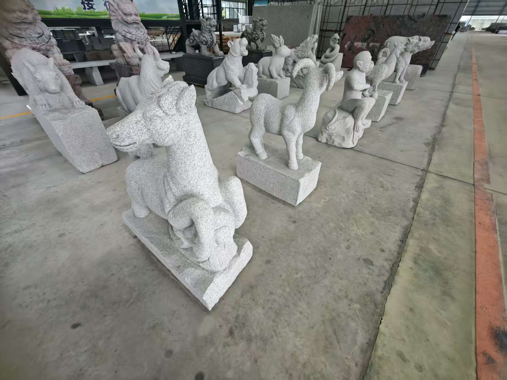 铜陵 芝麻白花岗岩造型立体雕刻——十二生肖