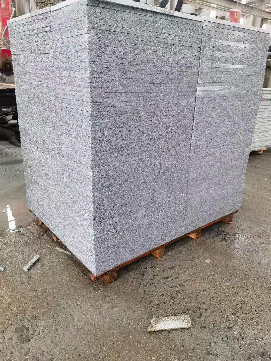 铜陵 芝麻白火烧面1.8厚300*600地铺石，尺寸标准，厚薄均匀