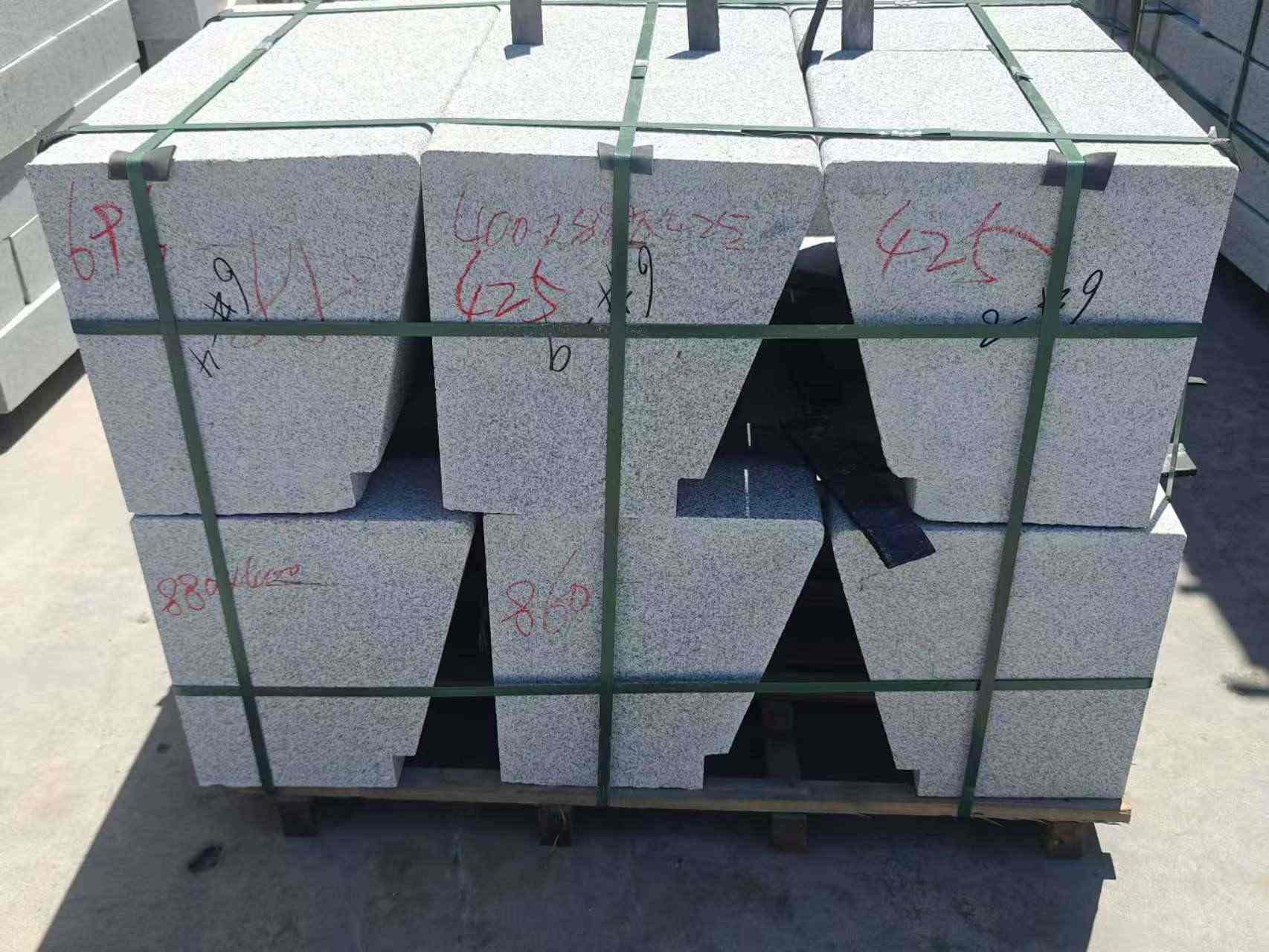 铜陵 芝麻白异形坐凳，石凳