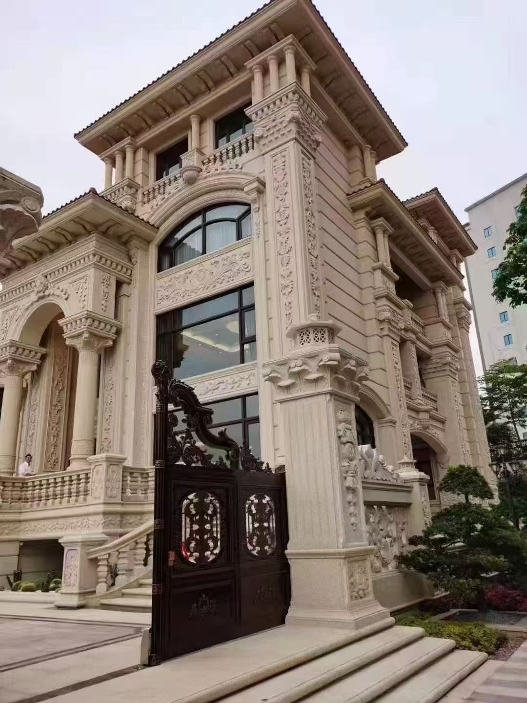 铜陵 黄金麻花岗岩别墅外墙干挂效果展示